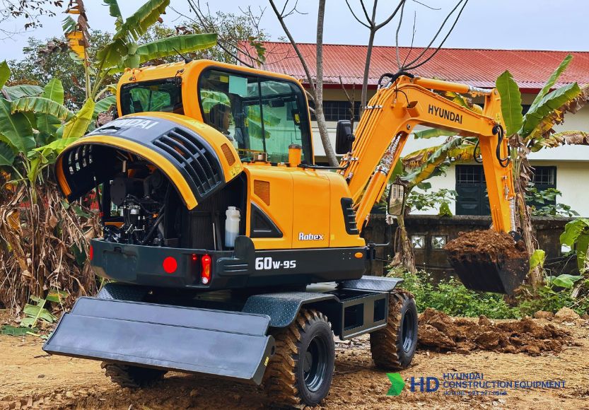 Máy xúc hyundai R60W-9S tại công trình